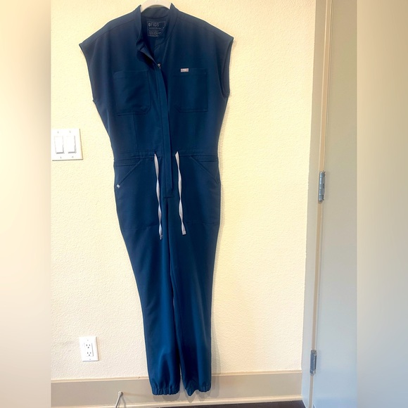 Figs Rafaela Cargo Scrubjumpsuit in Dark Harbor Size M - Picture 3 of 8